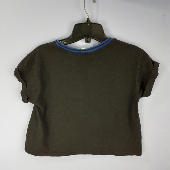 💥3/$25💥Cropped Tee Striped Neckline Small - Picture 2 of 4